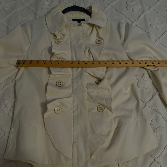 For Cynthia Cream Ruffled Blazer - Picture 6 of 8